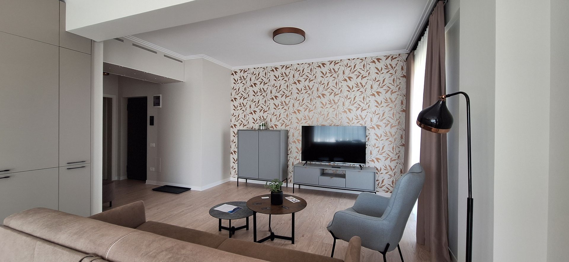 Apartament mobilat si utilat cu 2 locuri de parcare - Poză 4