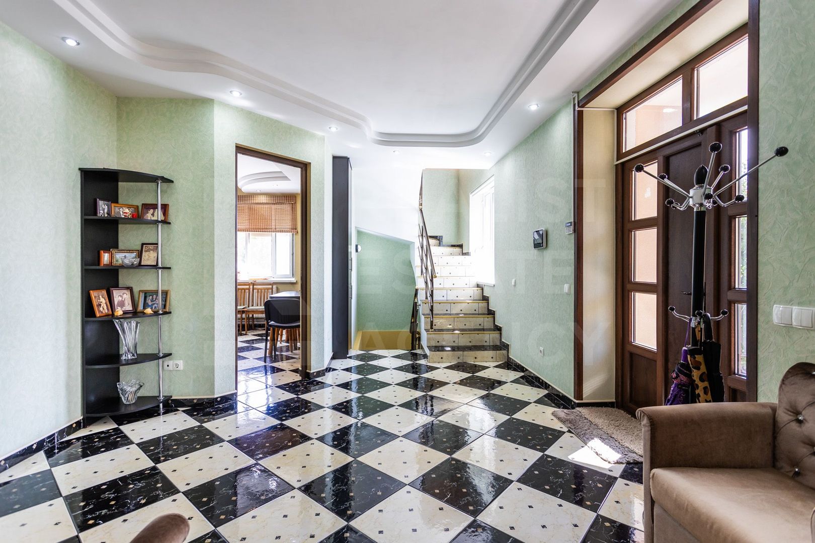 Vânzare, casă, 5 camere, str. Gura Văii, sect. Riscani - Poză 11