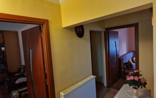 Vând apartament 3 camere - Poză 2