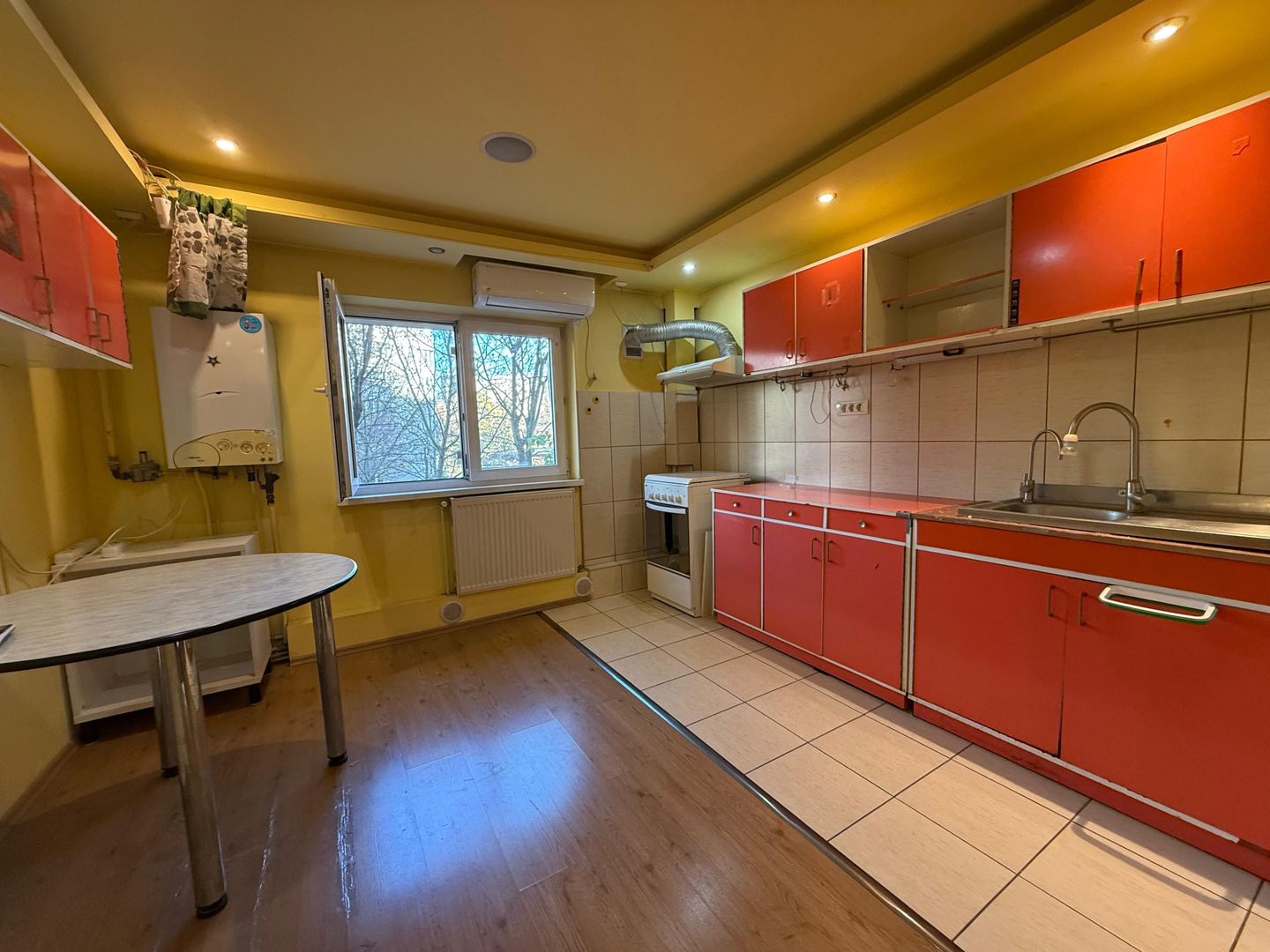 APARTAMENT 2 CAMERE | ZONA NERVA TRAIAN | CENTRALA PROPRIE - Poză 1