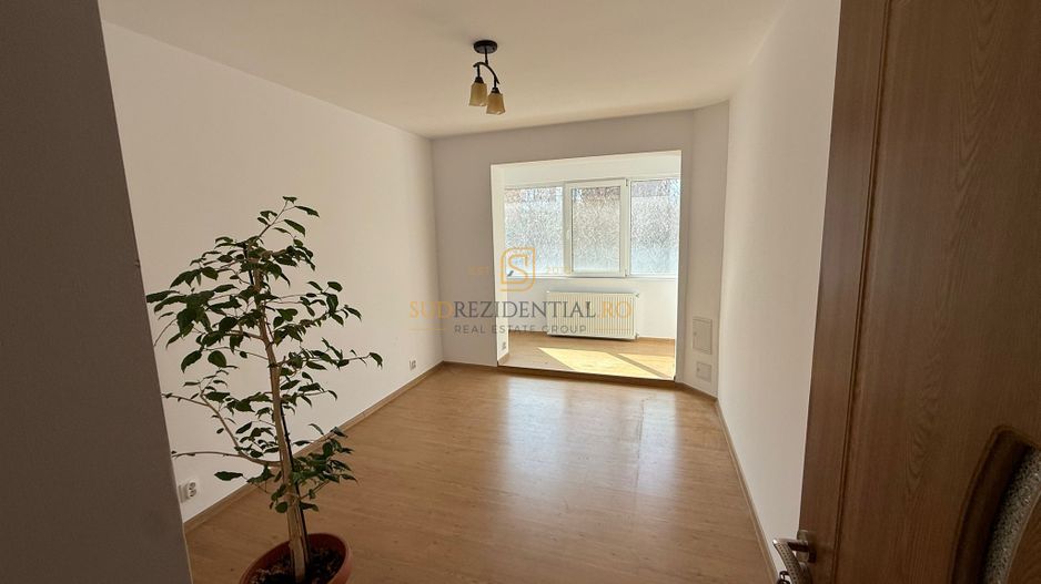 Apartament 3 camere semidecomandat, 2 balcoane, Bld Alexandru Obregia - Poză 1