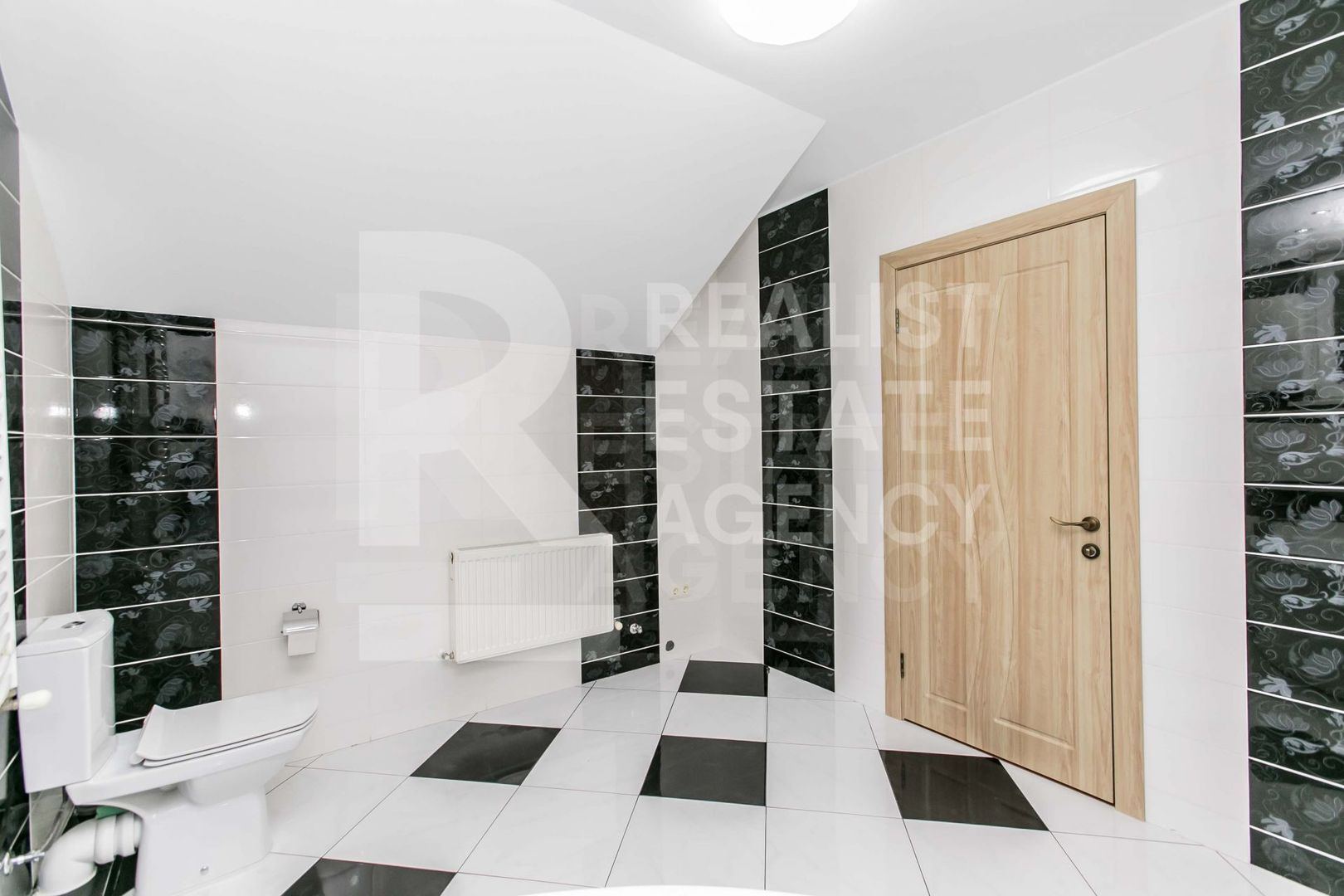 Chirie, casă, 3 nivele, 5 camere, str. Timiș, Centru - Poză 13