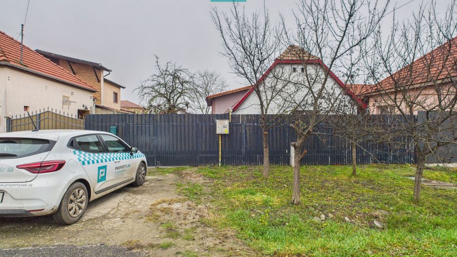 Două case pe un teren generos în Ghiroda - Poză 28