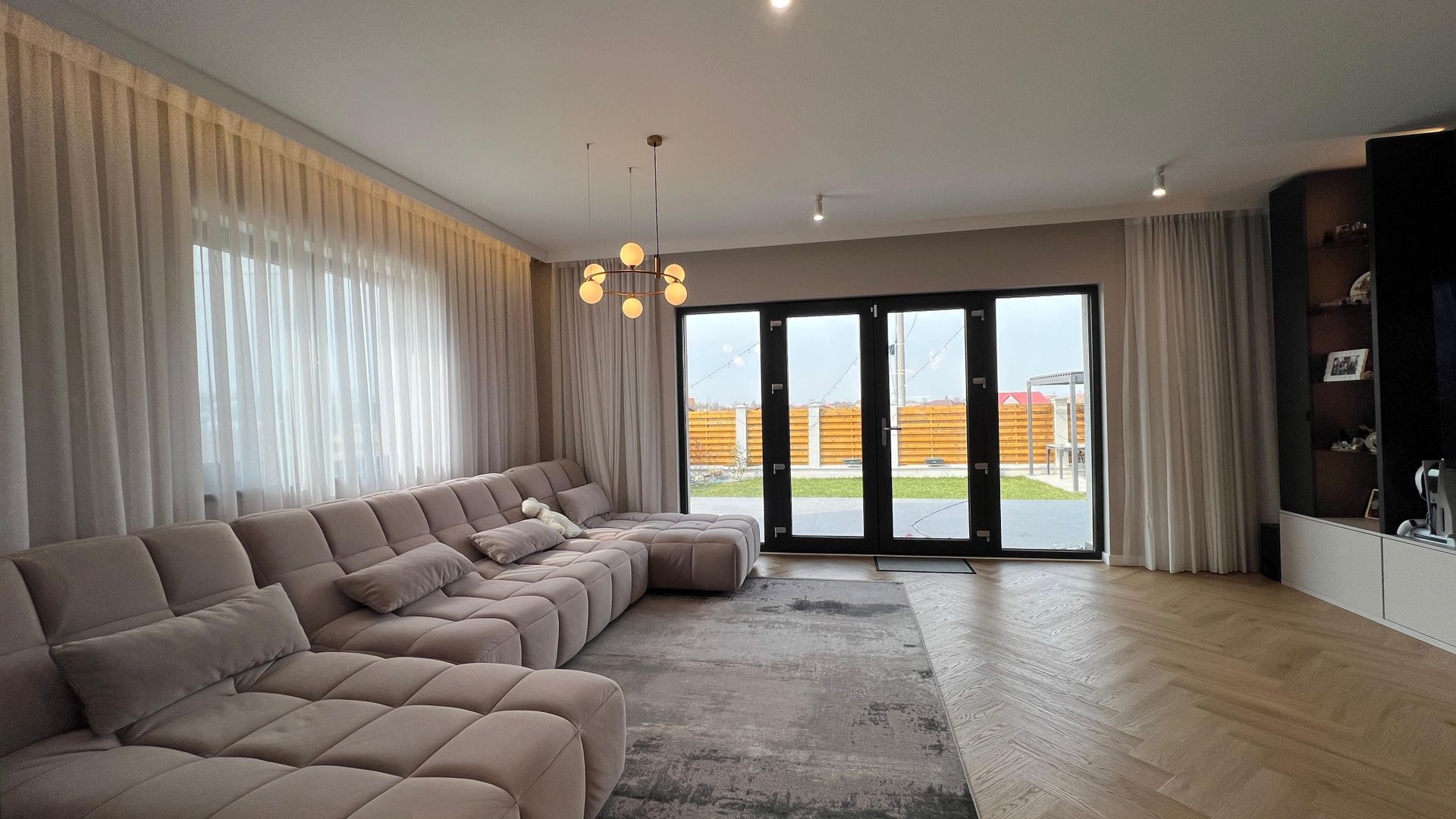 Vilă de Lux lângă Pădurea Balotești – Rafinament, Natură și Design Personalizat - Poză 7