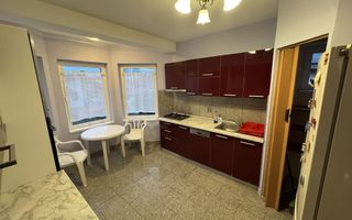 De închiriat – Vilă premium cu panouri fotovoltaice, grădină și garaj - Poză 7