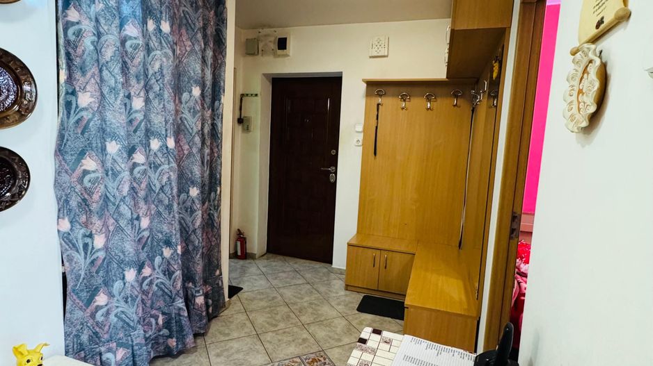 Apartament cu 3 camere pe str. Aluminei langa Liceul Ortodox - Poză 2