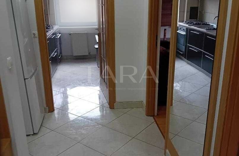 Apartament decomandat cu 2 camere, 56 mp, balcon generos și parcare. - Poză 2