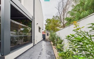 Casă modernă cu 5 camere, 4 băi și terasă închisă – Otopeni, central - Poză 34