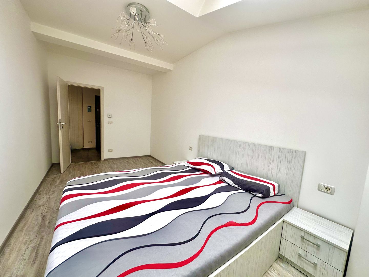 Apartament 2 camere, modern si vibrant, cu parcare, Torontalului - Vox - Poză 9