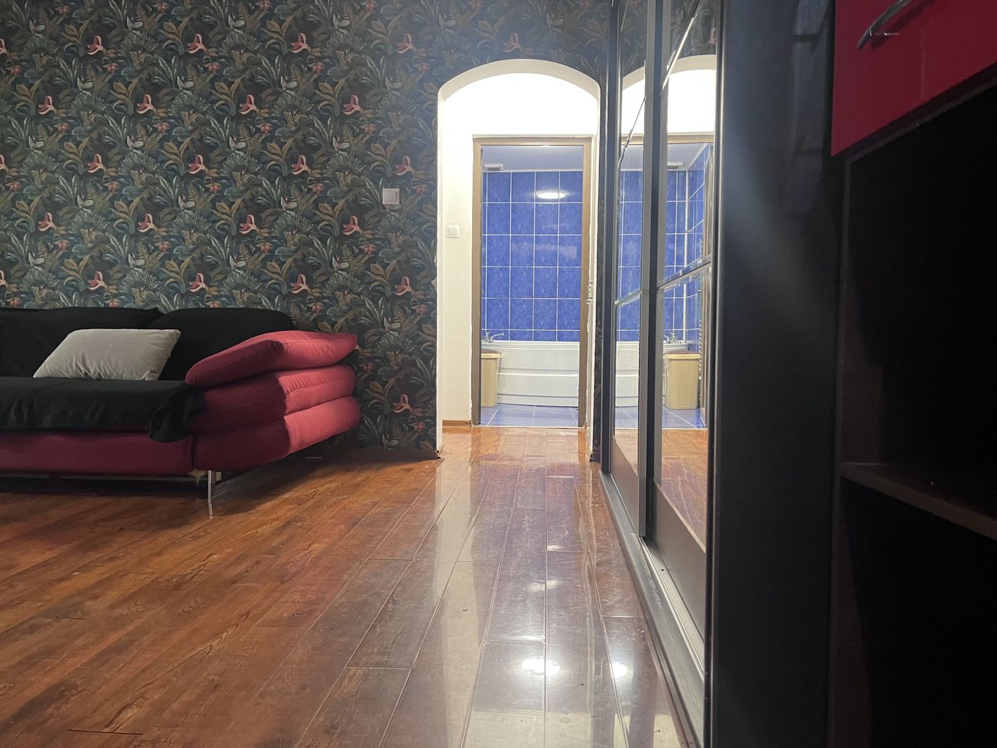 Aproape de Cantacuzino! Vânzare apartament cu 2 camere în Târgoviște! - Poză 4