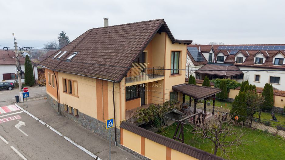 Reședință exclusivistă cu potențial investițional în centrul Cristian - Poză 2