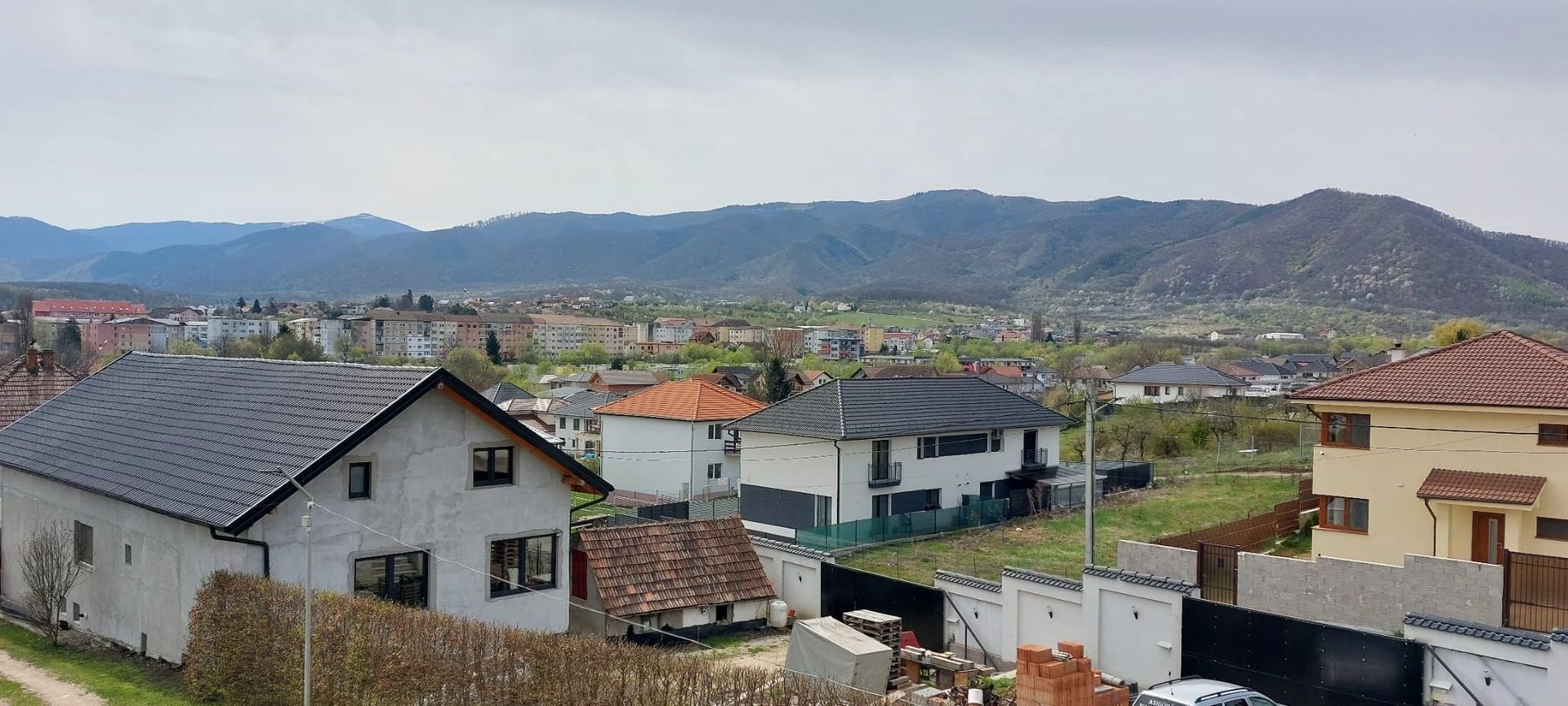 Casa solara si spatioasa, curte 700 mp - Cisnadie - Sibiu - Poză 4