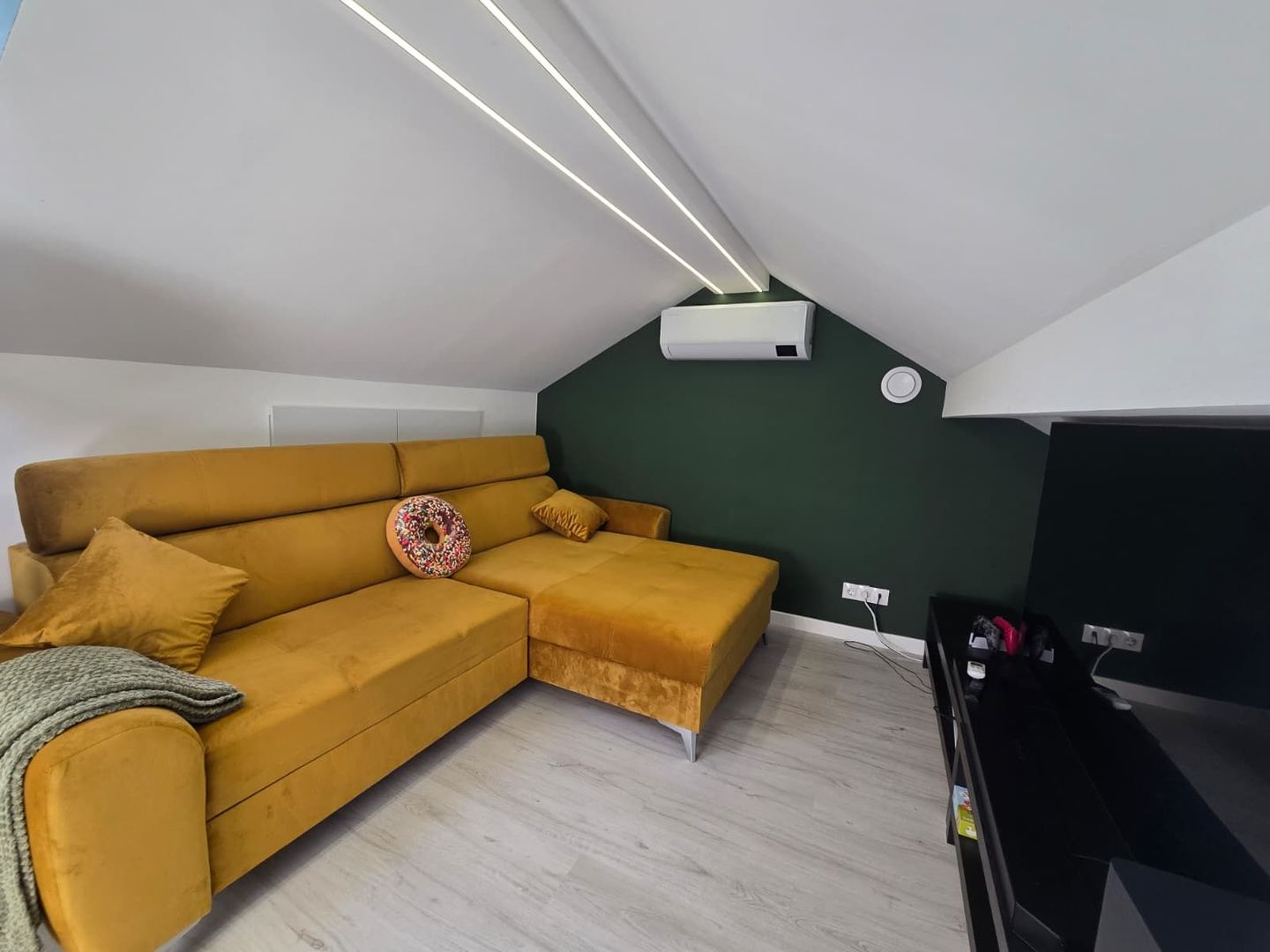 Cosmopolis - Vila M cu 3 Dormitoare Mobilata si Utilata - Poză 17