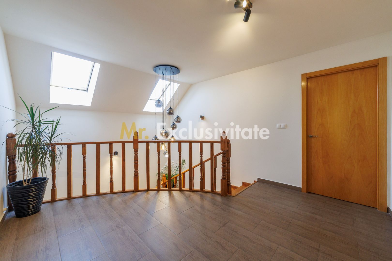 VILĂ 4 dormitoare, RENOVATĂ COMPLET 2026, Prundu, teren 937 mp - Poză 24