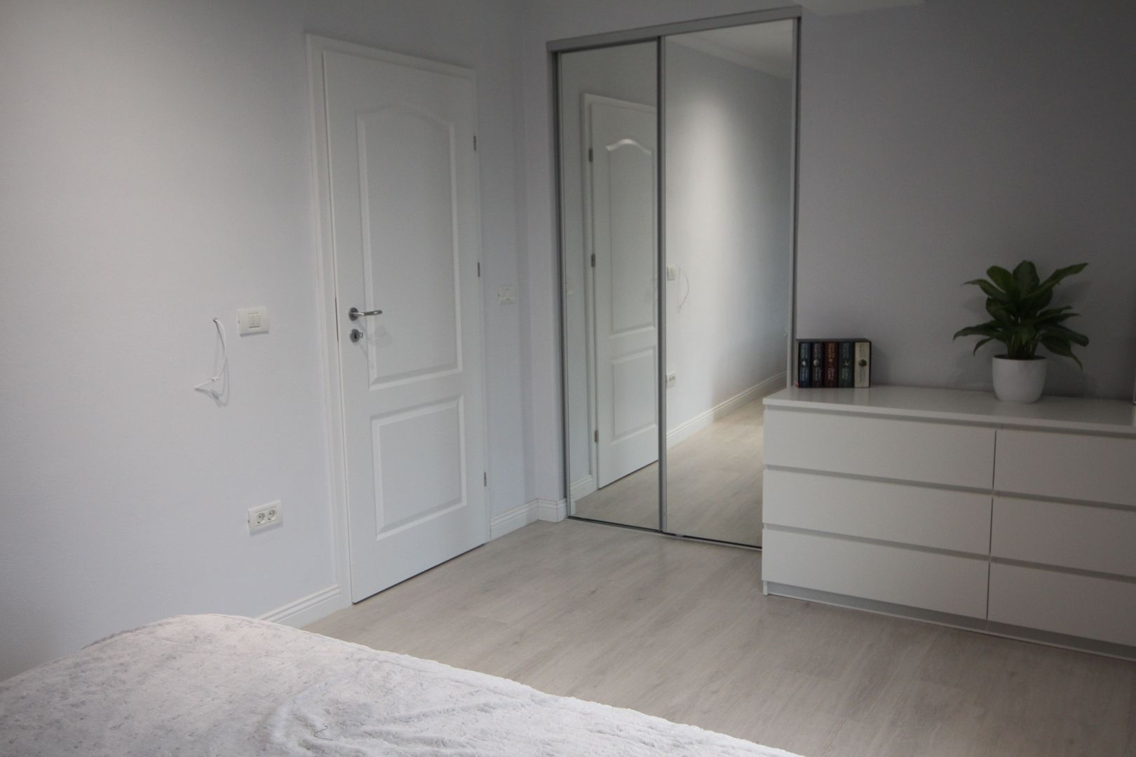 Modern si primitor - Poză 54