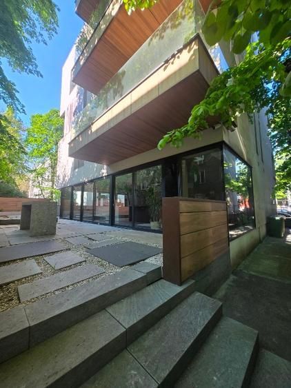 Showroom/Spatiu Comercial Spectaculos vis a vis One Eliade Floreasca - Poză 4