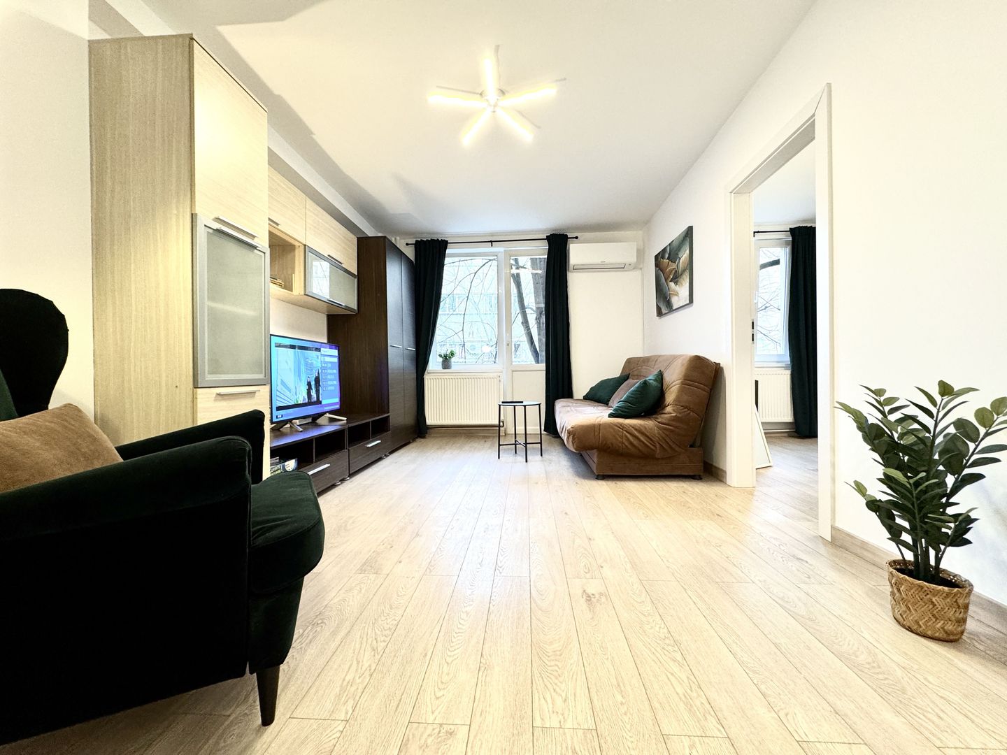 2 camere central vis-a-vis de Posta Mare - Poză 1