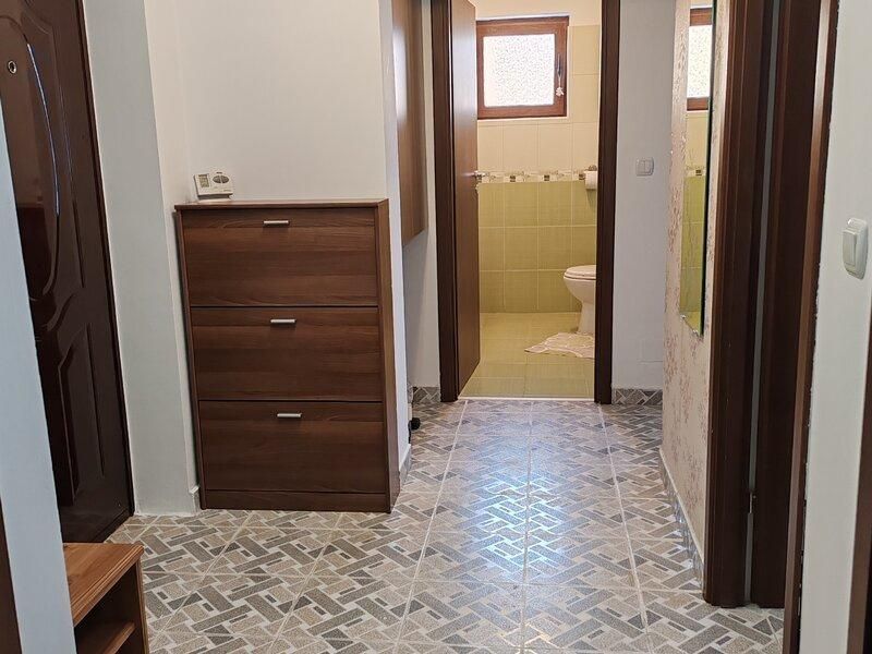 AP. 2 CAMERE - POPEST-LEORDENI, PET-FRIENDLY, PARCARE INCLUSA, MODERN - Poză 4