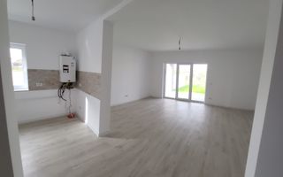 1\2 Duplex Utvin P+E,5 Camere,2 Bai,Toate Utilitatile - Poză 4