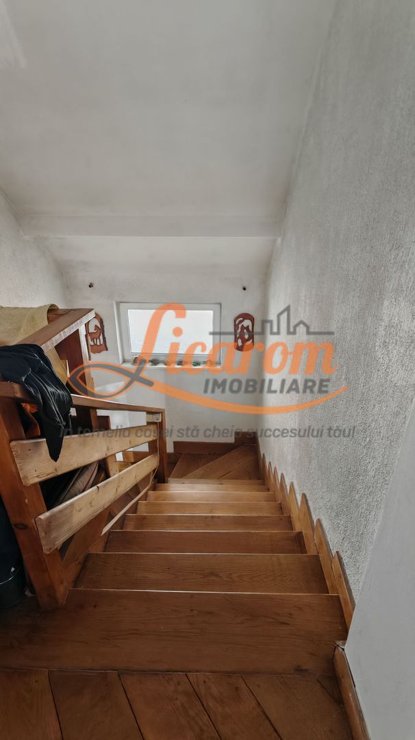 Vila P+E Bartolomeu,4 camere,4 bai,curte,garaj. - Poză 9