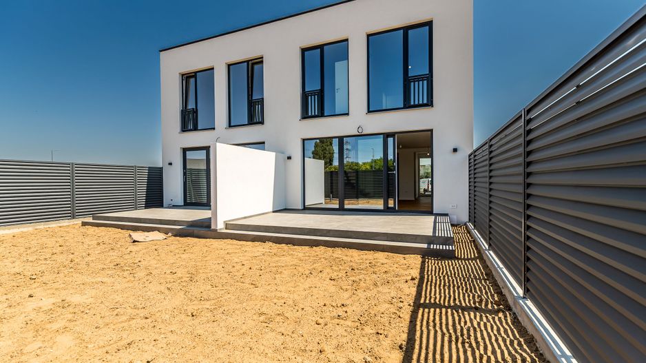 Casa NOUA tip duplex - Complex AFI ARAD - COMISION 0 - Poză 2