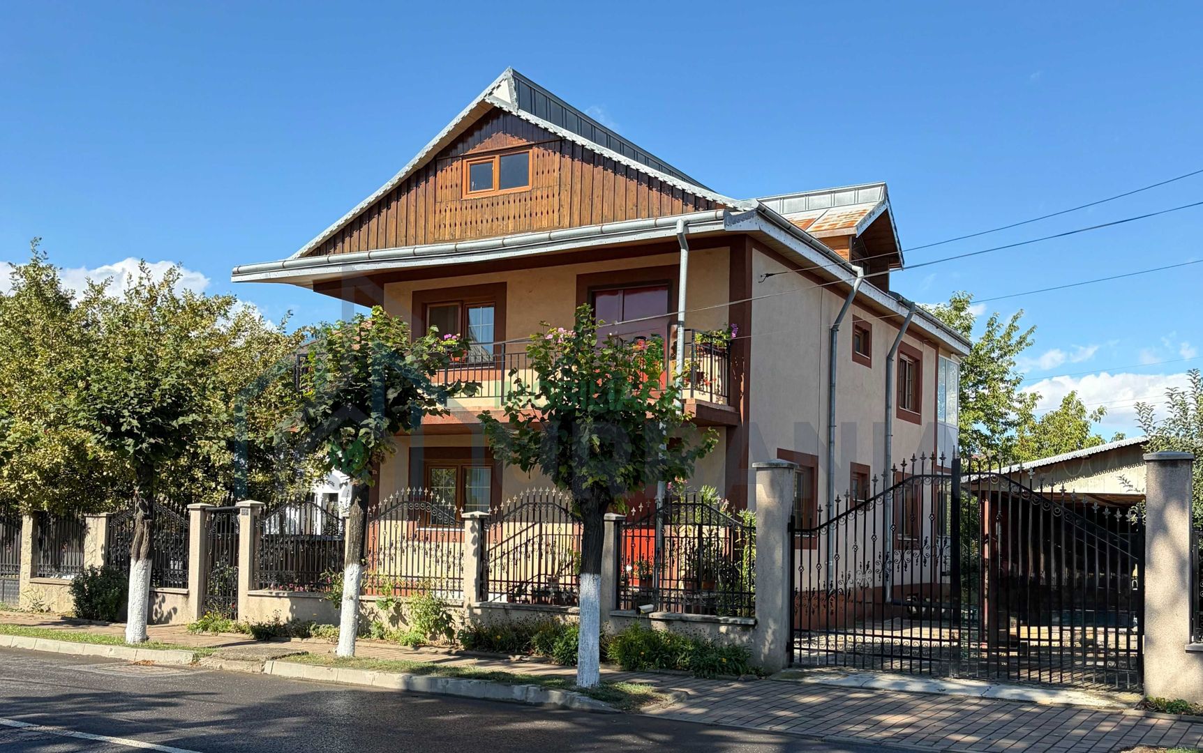 Vilă de vânzare în Hârlău, strada Ștefan cel Mare și Sfânt, nr. 35 – D+P+E, suprafață construită 205 mp - Poză 5