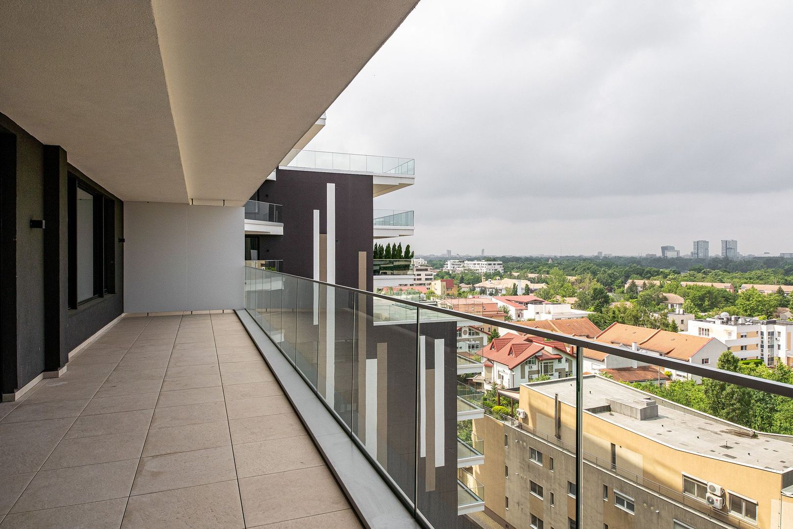 Penthouse de lux cu terasă și vedere către nordul Capitalei | Herăstră - Poză 15