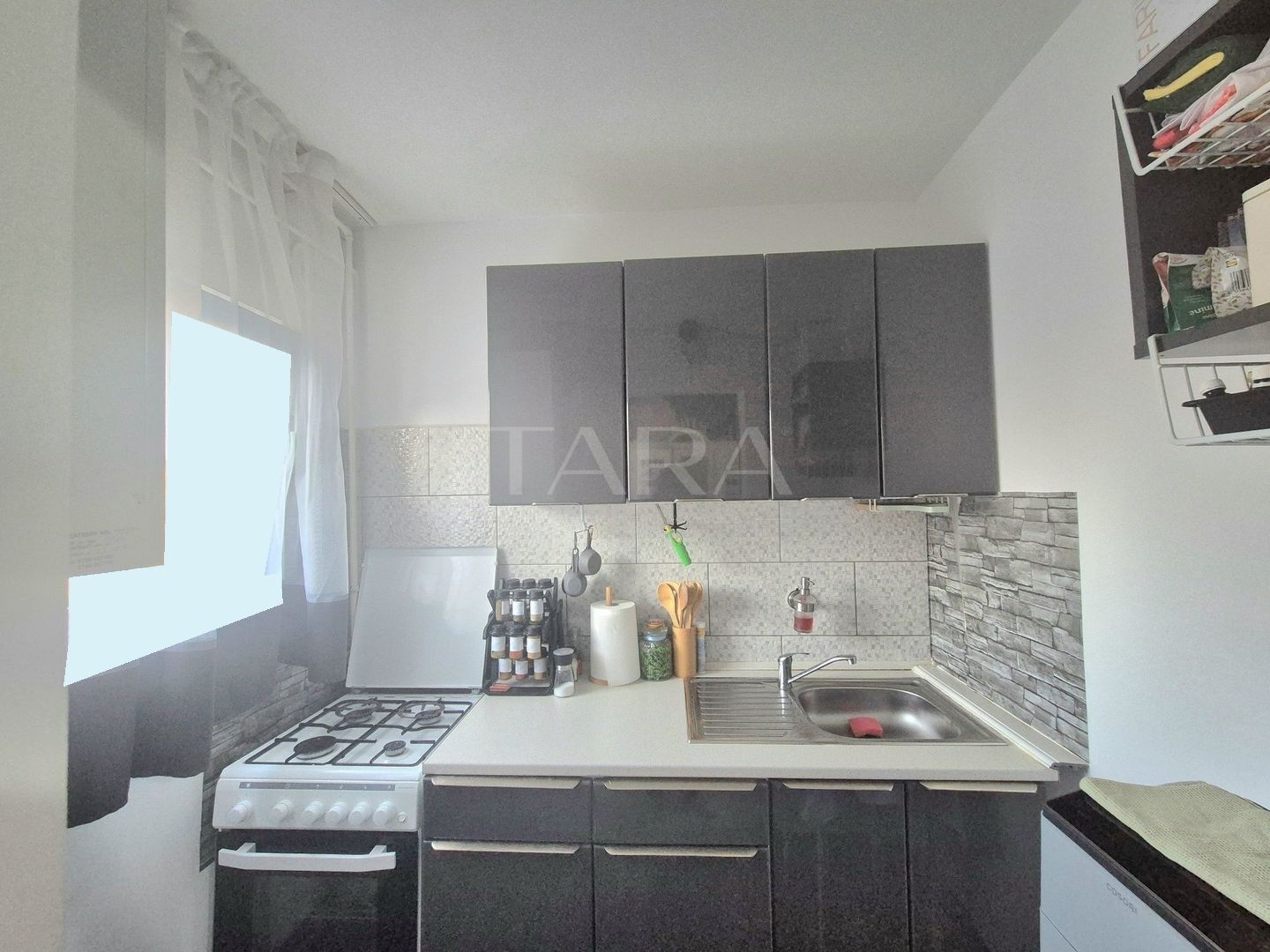 Garsoniera modernă decomandată în Mărăști, ideală pentru investie - Poză 2