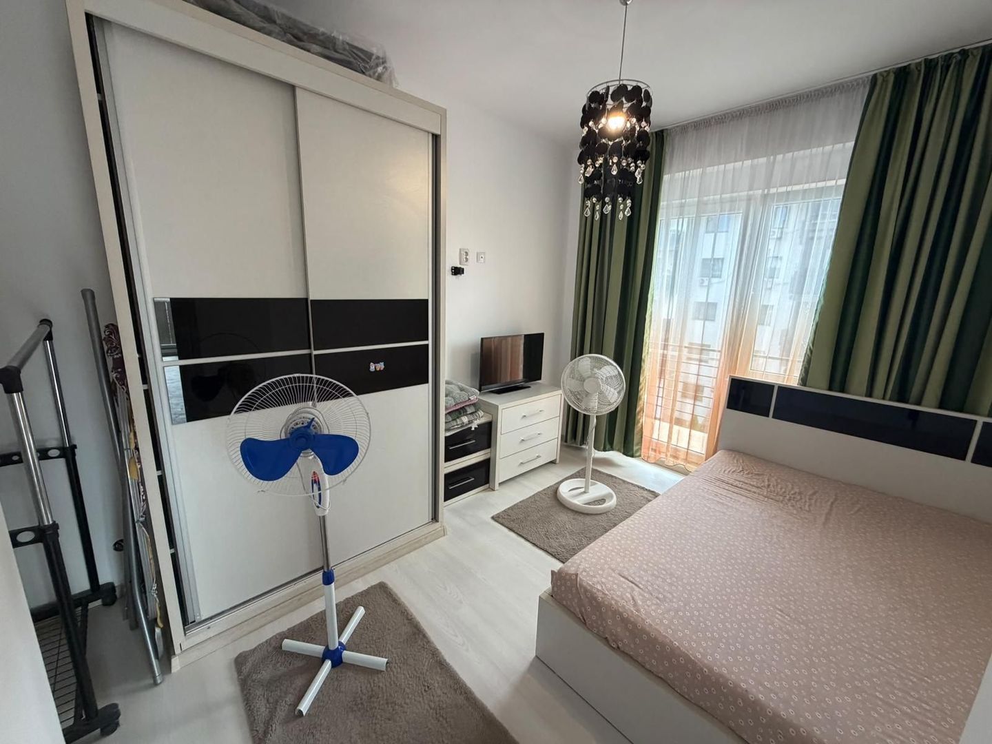 AP. 3 CAMERE - CENTRALA PROPRIE,PARCARE, BLOC NOU, MOBILAT MODERN - Poză 5