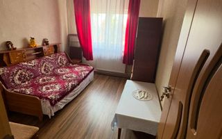 De Vânzare - Apartament 3 Camere, Strada Decebal - Poză 7