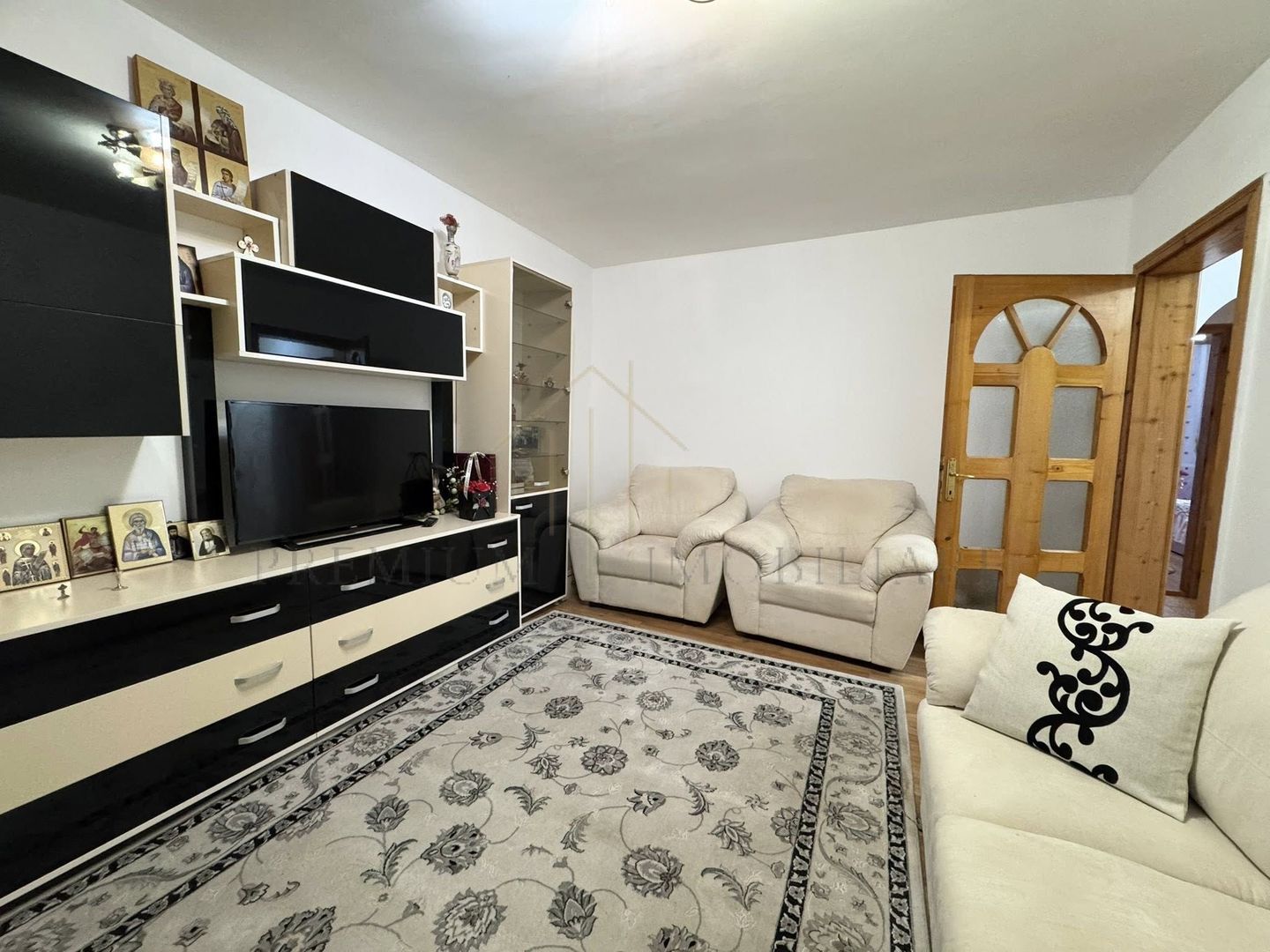 Apartament 4 Camere de vânzare în Onești - Poză 5