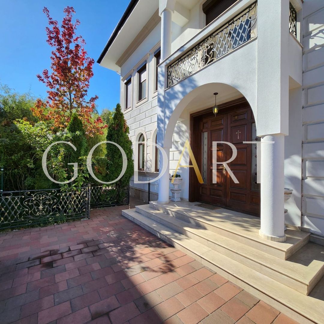 Resedinta exclusivista | Curte generoasa | Erou Iancu Nicolae - Poză 8