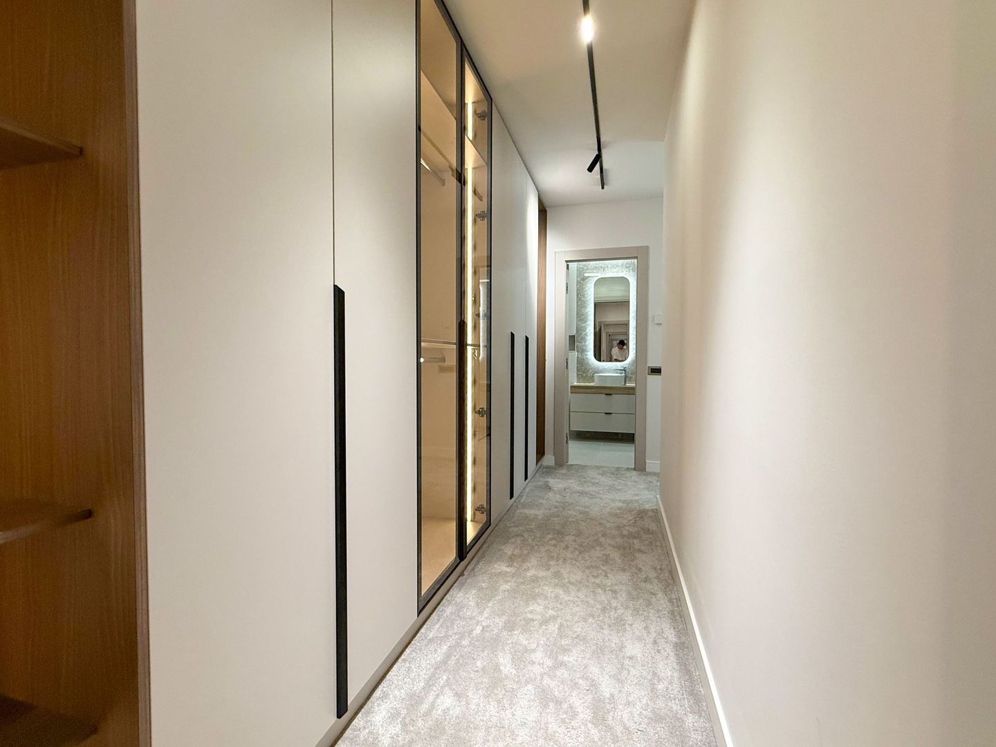 Luxury 3-Bedroom Apartment for Rent | Iancu Nicolae | Pool | 2 parking - Poză 4