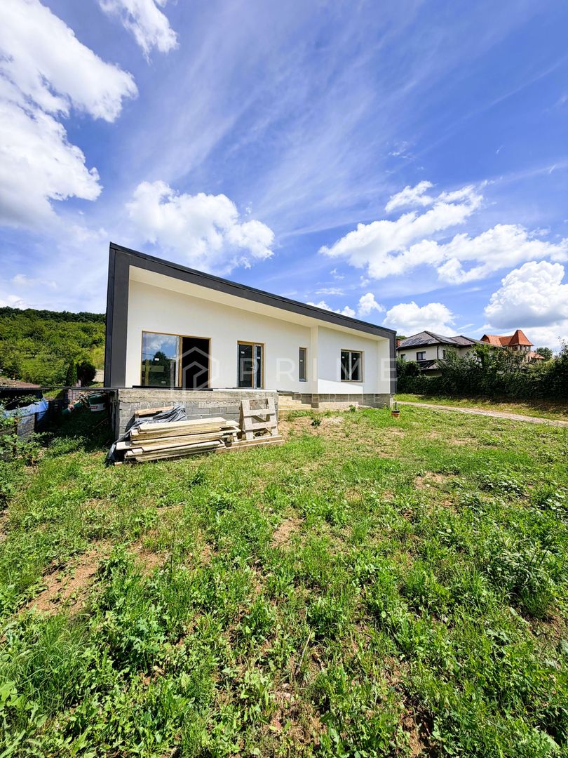 Casă modernă pe un singur nivel | Corunca – Str. Răsăritului - Poză 1