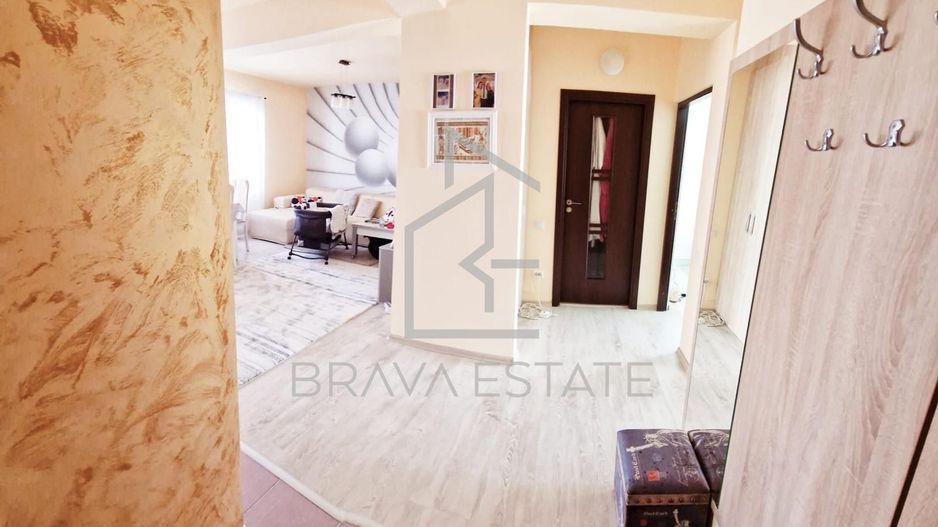 Apartament 3 camere, 2 balcoane ,parcare, zona Terra - Poză 11