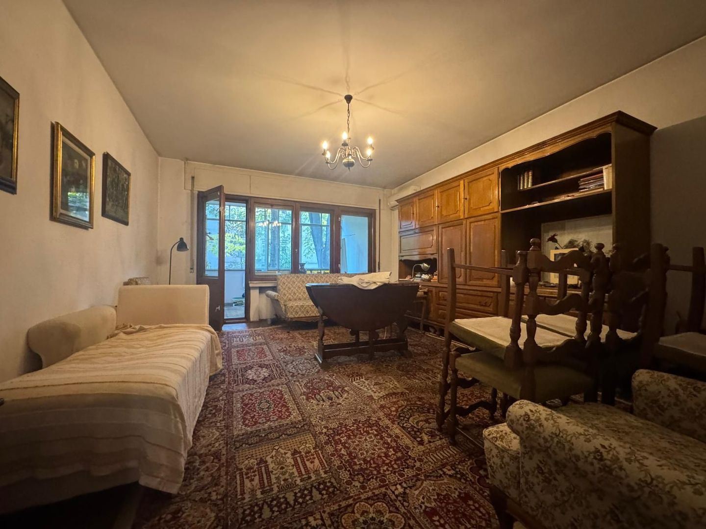 4 camere || Aviatorilor / Uruguay - Poză 1