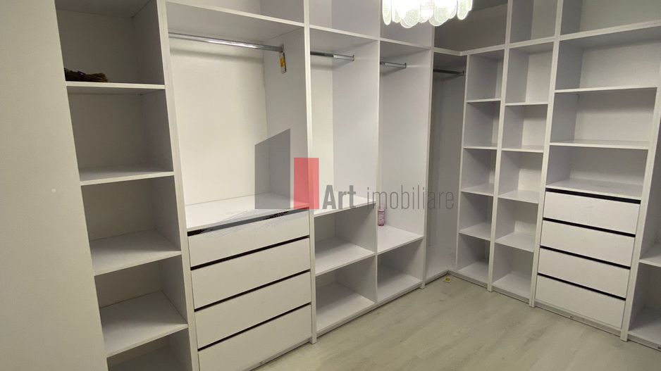 VILA SUPERBA DE VANZARE IN PIPERA - Poză 13