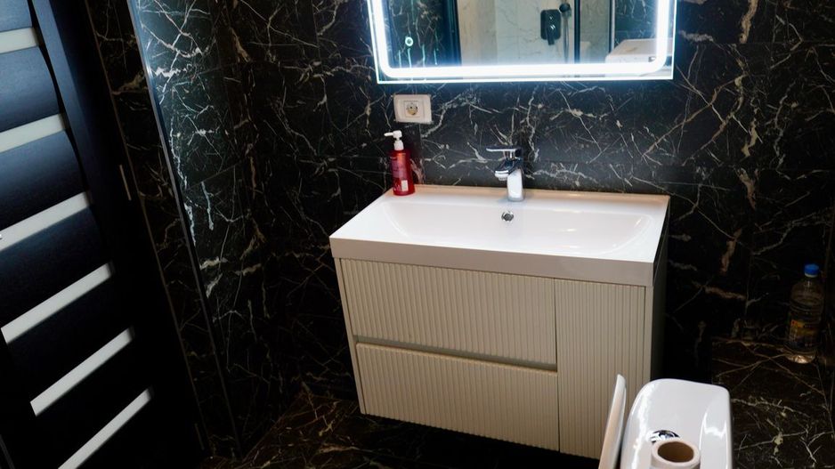 APARTAMENT MODERN 2 CAMERE IN CODLEA - - Poză 12