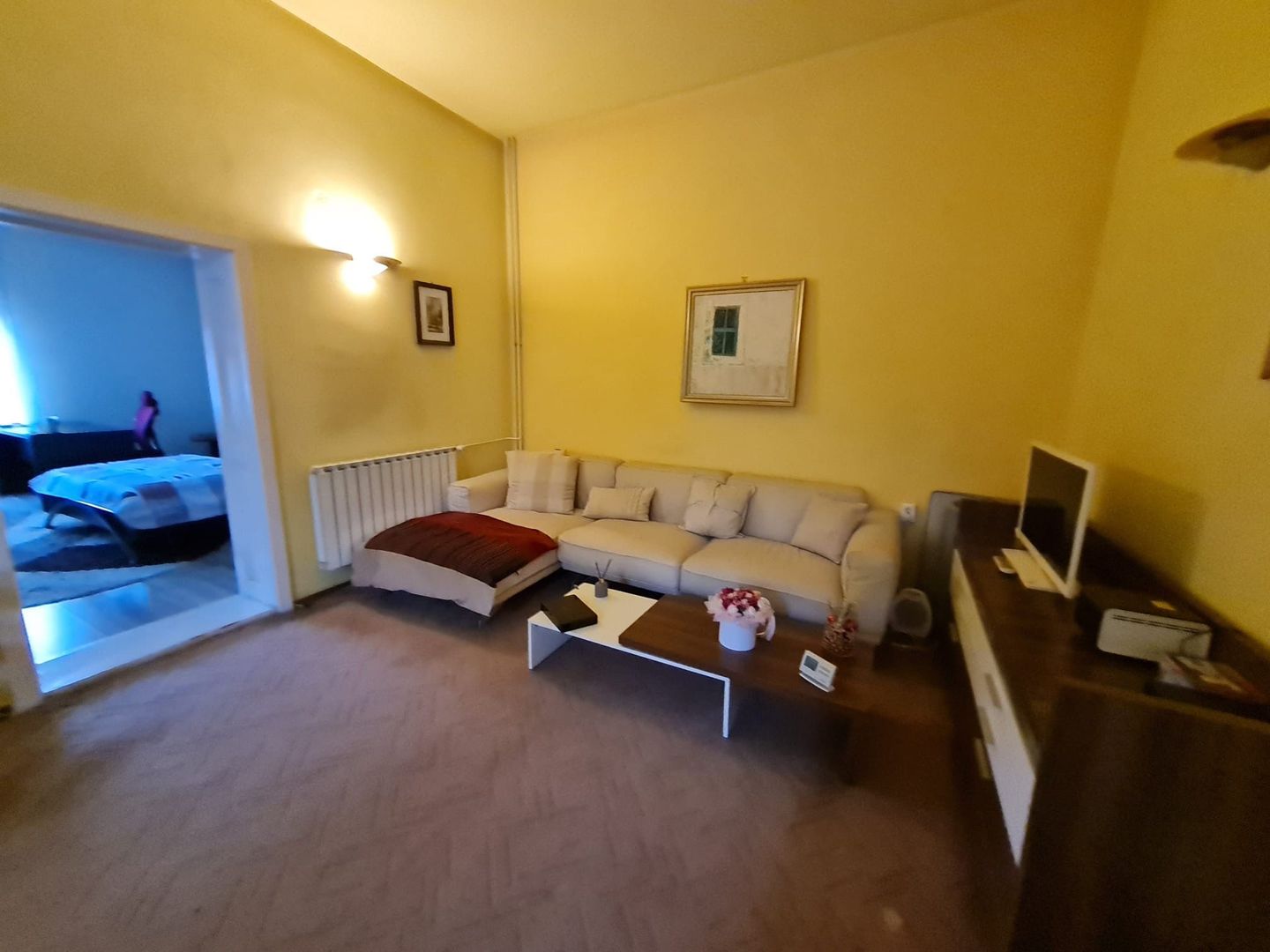 Vila generoasa,destinatii multiple - Poză 6