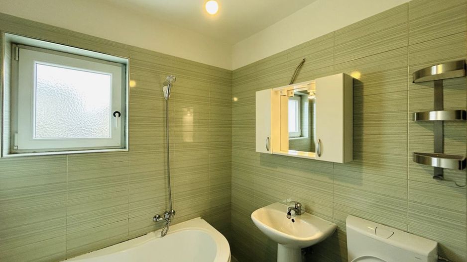 Apartament 2 camere, la cheie, balcon, boxa, loc de parcare - Poză 9