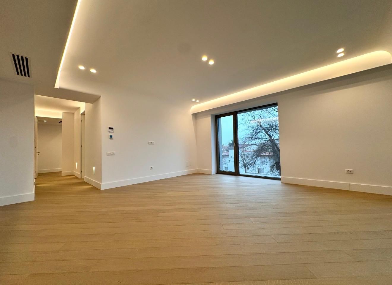 Apartament 3 camere Exclusivist in zona de Nord Finisaje High End - Poză 2