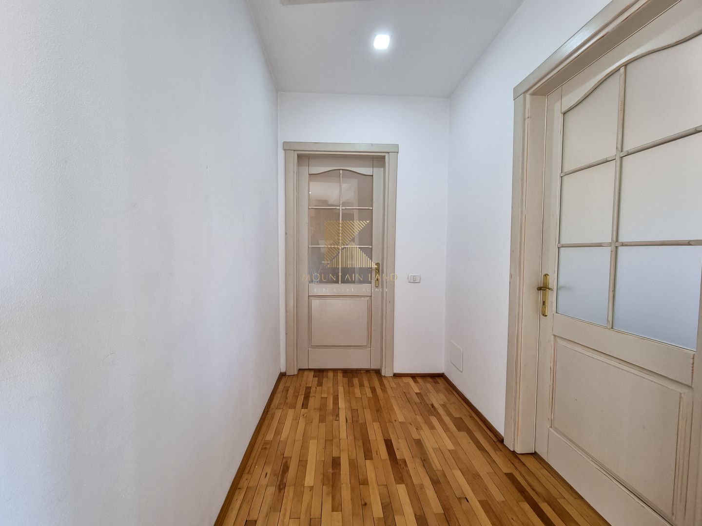 Apartament 3 camere – mobilat complet, vedere superbă,  Centrul Istori - Poză 13