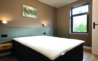 Apartament cu posibilitate de mansardare, parcare și grădină, central. - Poză 11
