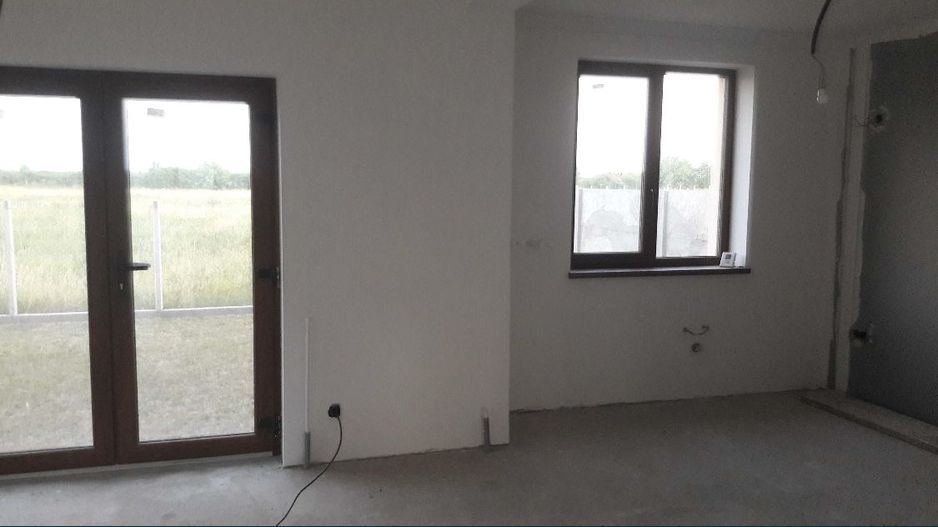 Apartament Spatios aproapr de Micro 17, are 175 mp,curte 163 mp - Poză 3