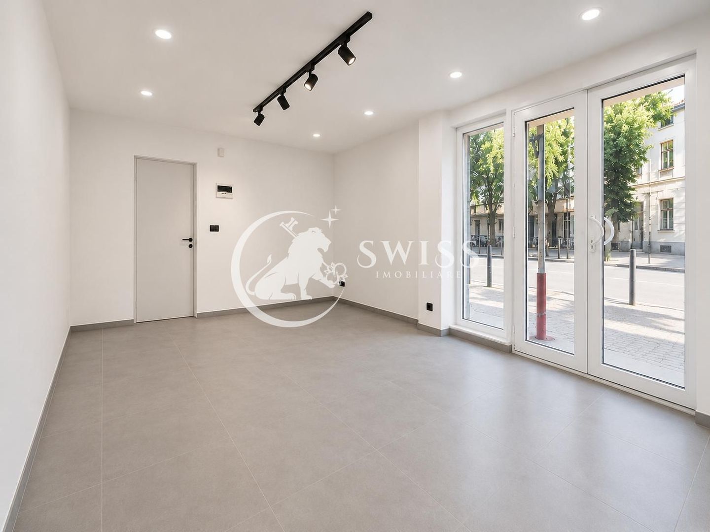Spatiu comercial | Intrare din strada | Vitrina | Zona Centrala | 23mp - Poză 1