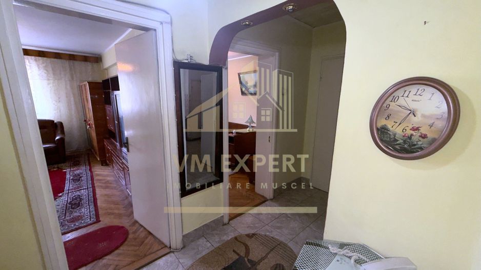 APARTAMENT 2 CAMERE ETAJ 4 ZONA ULTRACENTRALĂ CAMPULUNG - Poză 4