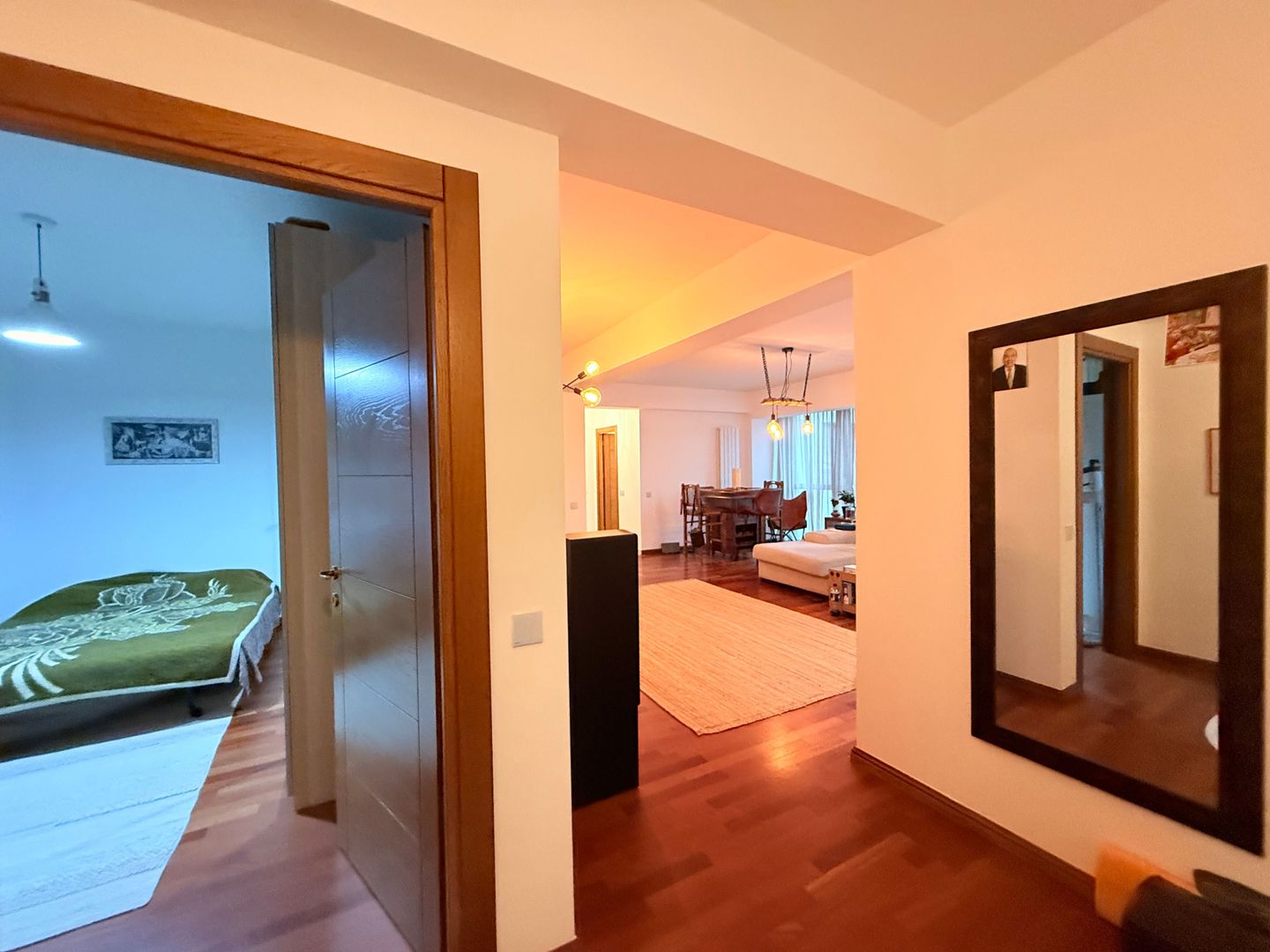 3 camere 2022 Piata Victoriei 127 mp utilat mobilat - Poză 12