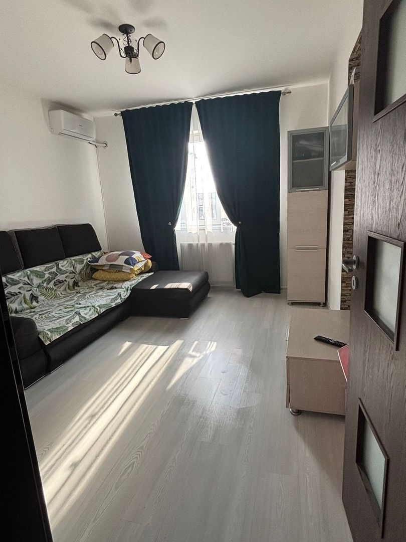 Garsoniera decomandata Prelungirea Ghencea Loc de parcare - Poză 3