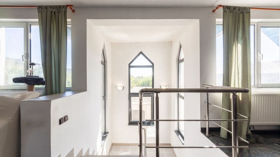 Casa visurilor cu livada roditoare si gradina amenajata - Poză 7