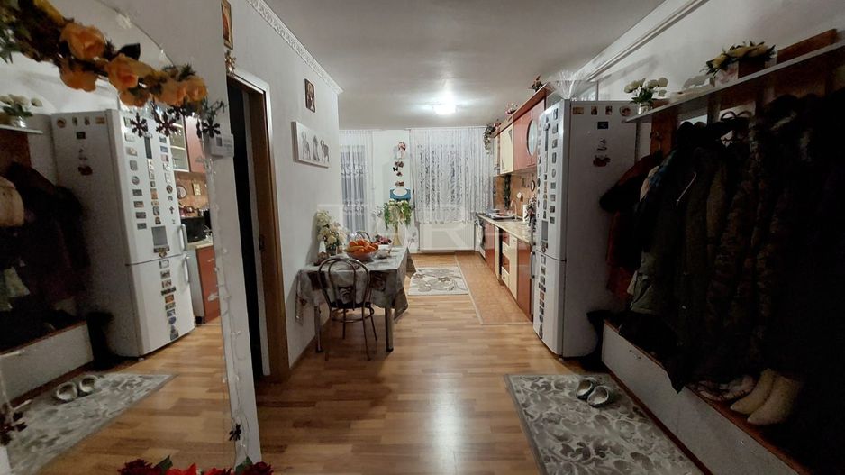 Apartament cu 3 camere de vânzare în zona Luxor - Poză 7